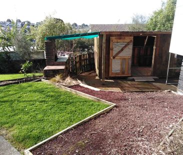 Sunny 3BR Home in Massey, Auckland - Photo 4