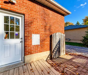 For Lease - 72 Monkswood Crescent Unit# Basement, Newmarket, Ontario - Photo 1