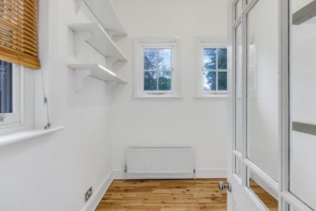 4 Bedroom House To Let - Photo 4