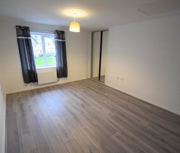 2 bedroom coach house to rent - Photo 1