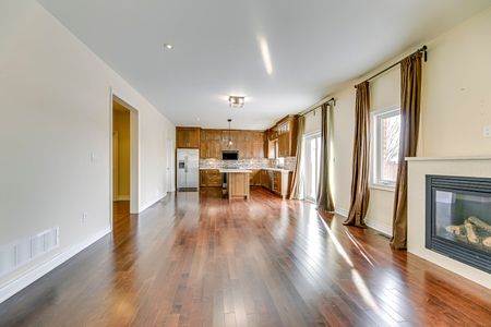 For Lease - 2492 Chaplin Road, Oakville, Ontario - Photo 2