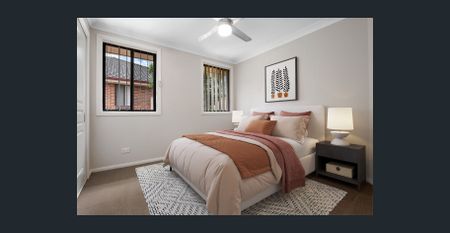 NEAT DUPLEX CLOSE TO M7 ACCESS - Photo 2