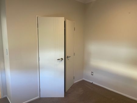 Immaculate Near-New 2-Bedroom Granny Flat - Photo 2