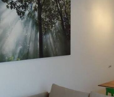 Appartement te huur in Brussel voor € 975 met 1 slaapkamer - Photo 4
