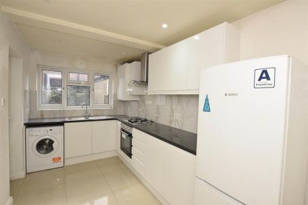 3 bedroom terraced house to rent - Photo 4