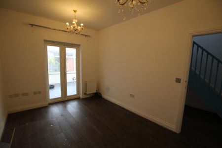 4 bedroom detached house to rent - Photo 5