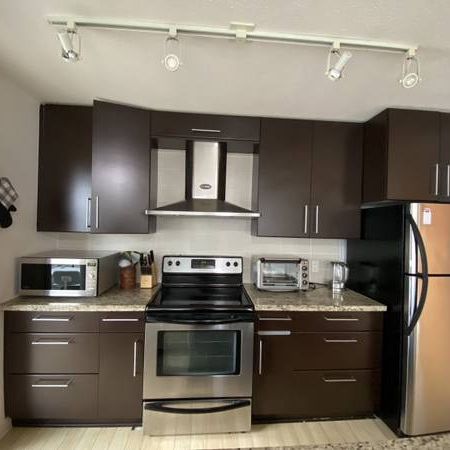 2 Bedroom 2 Bathroom Fully Furnished - Photo 1