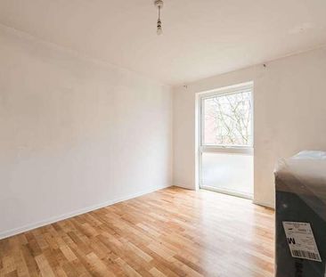 Meads Court, Stratford, E15 - Photo 5