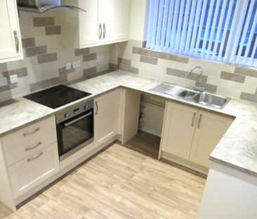 2 bed Bungalow - To Let - Photo 5
