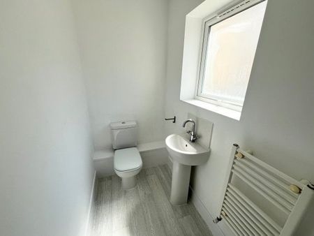 Commercial Road, Lower Parkstone - Photo 2