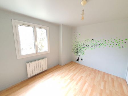 Location Appartement 3 pièces 73m² CHALAMONT 01320 - Photo 5