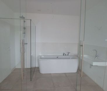 Helle 2-Zimmer Wohnung mit Balkon, Lift und Parkplatz - Photo 2