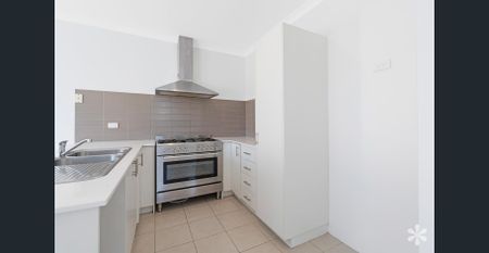 Three Bedroom Delight - Photo 4