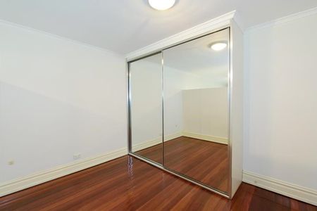 New York style split level apartment with balcony - Photo 3