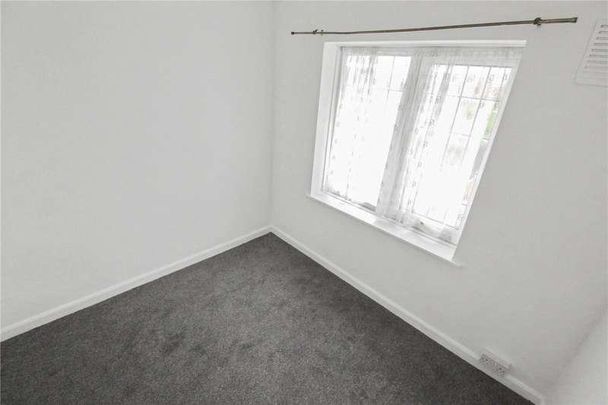 Lodge Avenue, Dagenham, RM8 - Photo 1