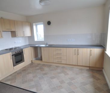 2 bed Apartment - To Let - Photo 4