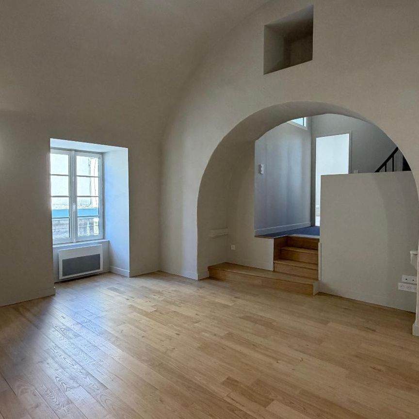 Location Appartement 4 pièces 88m² CHAMALIERES 63400 - Photo 1