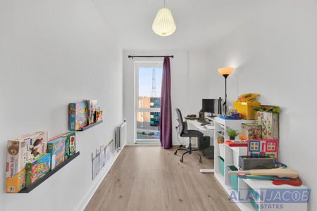 3 bedroom flat to rent - Photo 3