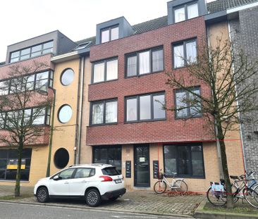 Gelijkvloers appartement met 2slaapkamers en koer - Photo 3