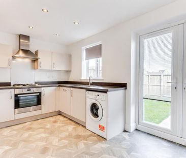 2 bedroom semi-detached house to rent - Photo 2