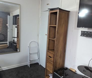 3 Bed Maisonette, Sheffield, S14 - Photo 2