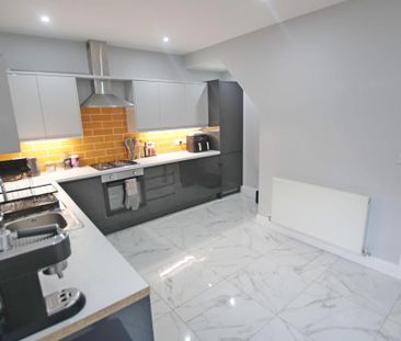 3 bedroom terraced house to rent - Photo 4