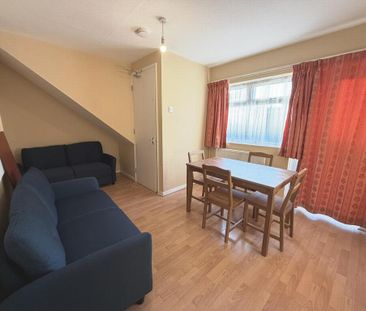 4 bedroom house to rent - Photo 2