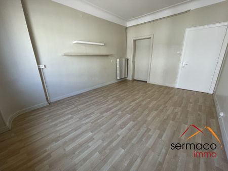 Appartement de type F3/F4 avec balcon et garage - Photo 5