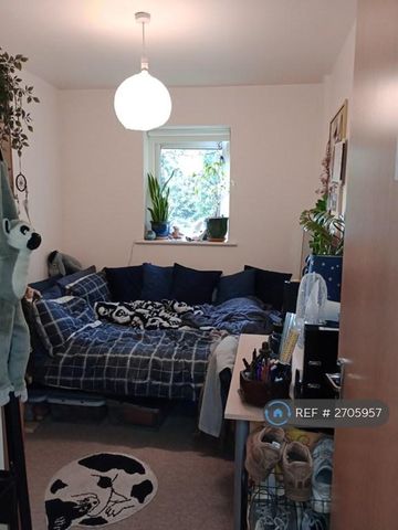 3 bedroom flat to rent - Photo 3
