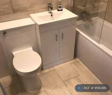 2 bedroom flat to rent - Photo 6