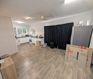 Charming Family Home in a Super Convenient Location - Photo 4