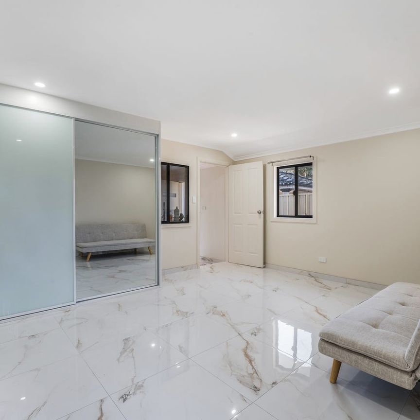 Comfort & Convenience in This Modern 2-Bedroom Granny Flat - Photo 1