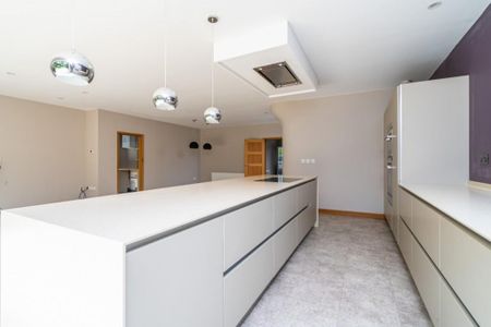 3 bedroom detached bungalow to rent - Photo 5