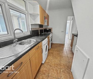 3 bedroom chalet to rent - Photo 3