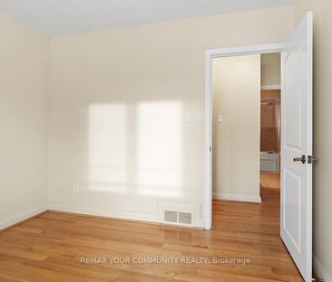 For Lease - 16 Orlon Crescent Unit# Main, Richmond Hill, Ontario - Photo 2