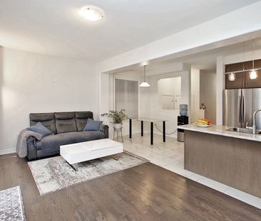 For Lease - 7 Frederick Pearson Street, East Gwillimbury, Ontario - Photo 1