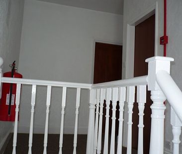 4 bed 3 storey hmo student house - Photo 3
