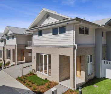 Rawson Built - Filled with natural light and perfectly positioned - Photo 2