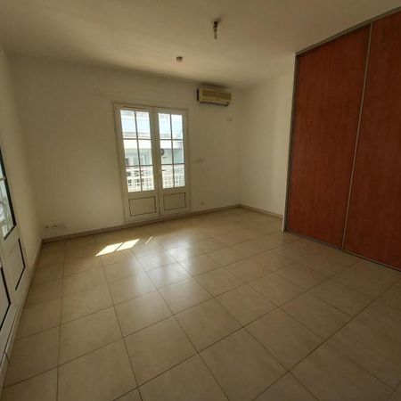 Location Appartement 1 pièce 30m² LA POSSESSION 97419 - Photo 4