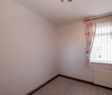 10 Carrowdore Gardens, Bangor, BT19 1SU - Photo 2