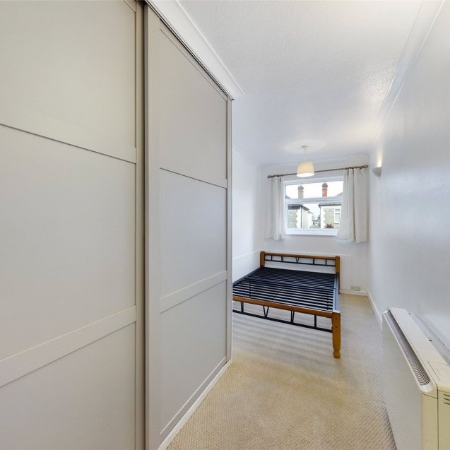 Crescent Court, Richmond Road, Staines-upon-Thames,TW18 - Photo 1