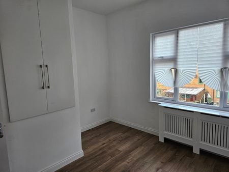 2 Bed Terraced House, Bailey St, L1 - Photo 2