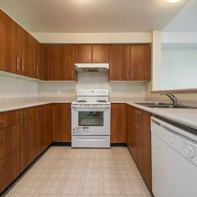 Christmas Hill - 2 Bedroom - Available Now - Photo 1