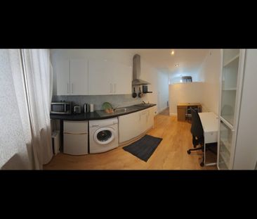 Studio Flat, Shaftesbury Avenue, HA2 - Photo 1