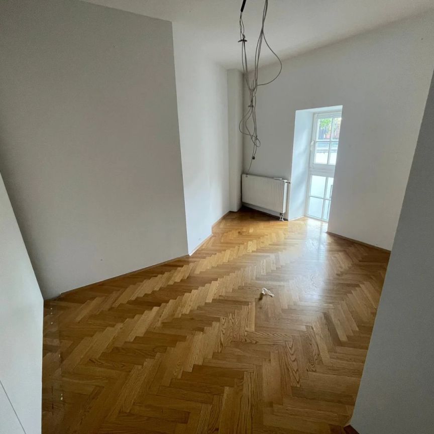 Einzug nach Sanierung -3 ZI Altbau-Maisonette im DG mit Terrasse - Theobaldgasse - Photo 1