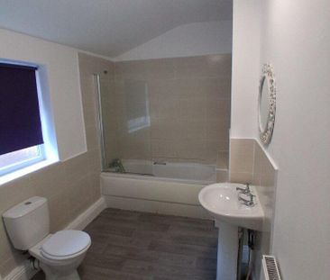 3 bedroom end of terrace house to rent - Photo 1