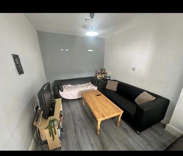 Room in a Shared House, Denison Road, M14 - Photo 2