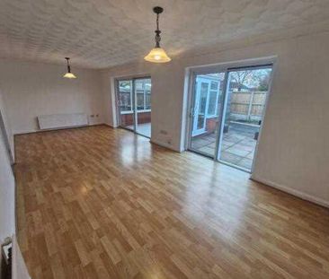 3 bedroom end of terrace house to rent - Photo 4