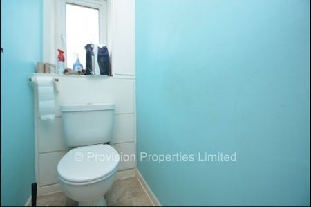 4 Bedroom to Rent Near Leeds University - Photo 4