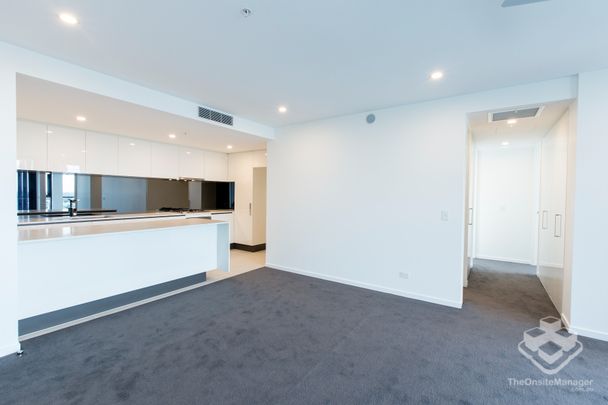 UNFURNISHED APARTMENT 3 BED, 2 BATH, 1 CAR SPACE ON 50 HUDSON ROAD ALBION QLD 4010 - Photo 1